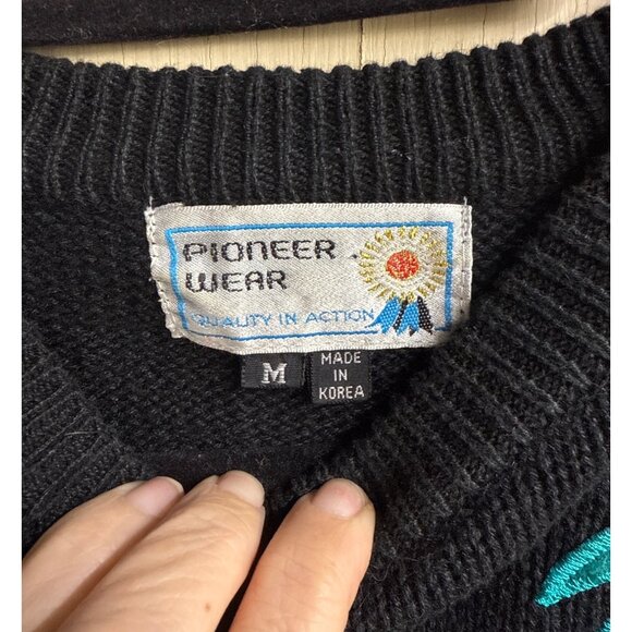 Vintage Pioneer Wear Black Sweater With Red & Teal Suede Western Fringe Medium - Picture 2 of 4